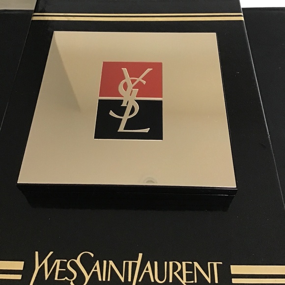 YSL Large (5”x5”) vintage gold tone logo empty makeup palette - Picture 2 of 7